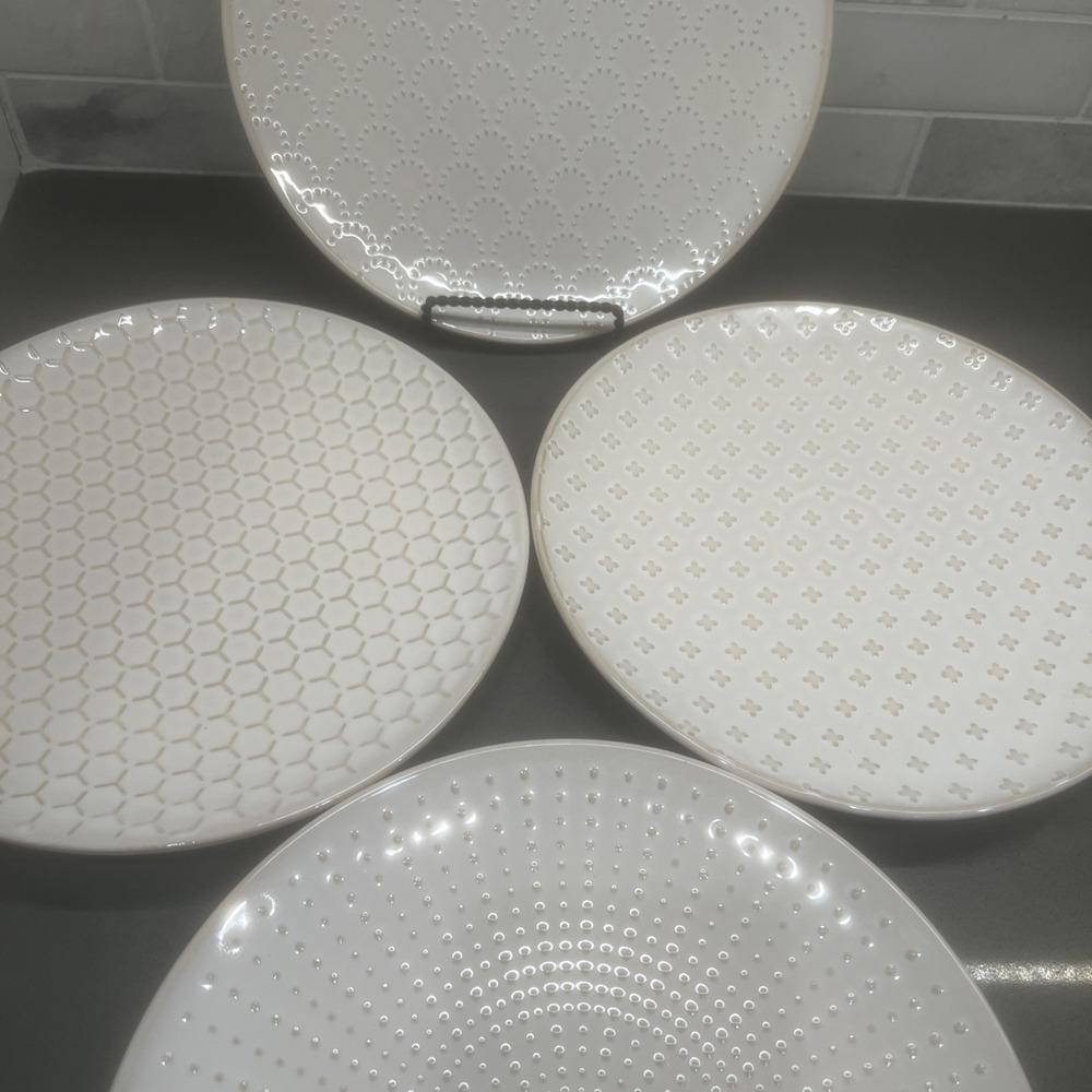 LE TAUCI Dinner Plates 10 Inch, Textured Flat Dinner Plate Set Of 4 Arctic White